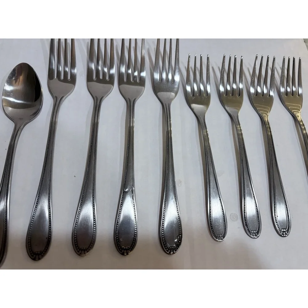 Vintage Rogers 20-Piece Stainless Steel Flatware Set Satin Silver Service for 4